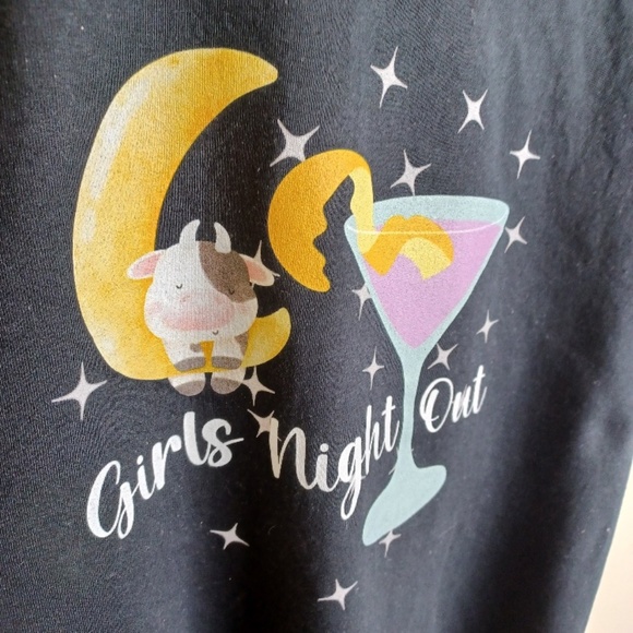 GIRLS NIGHT OUT. Cute tee for the gal's night of partying with the girls. - Picture 7 of 12
